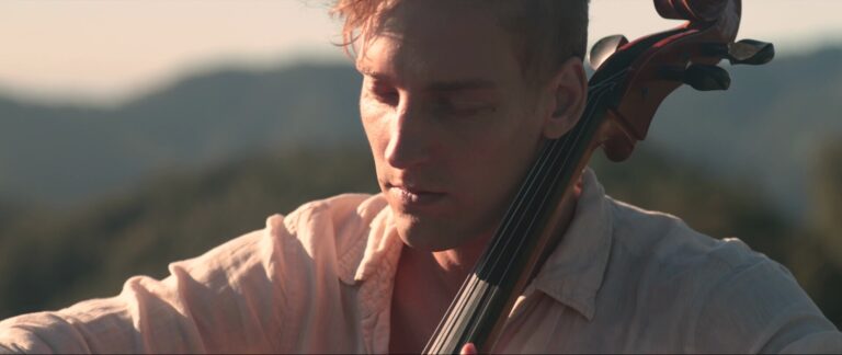 Vesse Saastamoinen in Cello